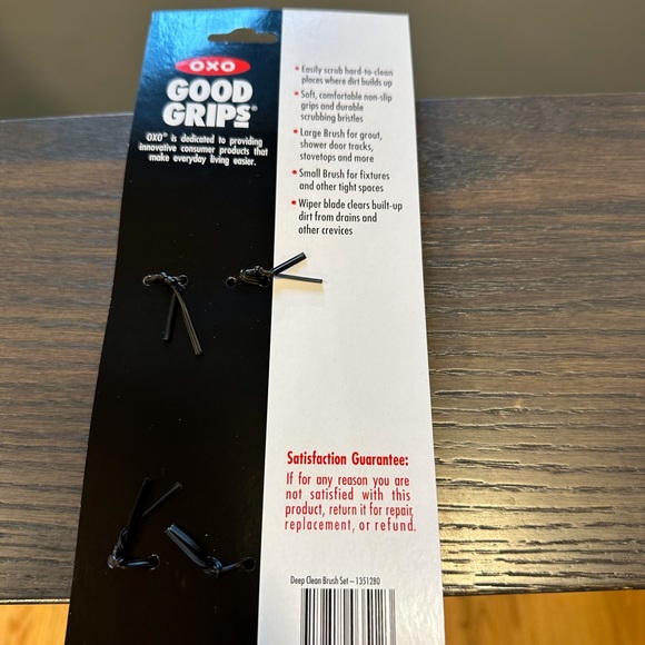 Mapei ultra care grout refresh and Oxo good grips brushes - Picture 4 of 14